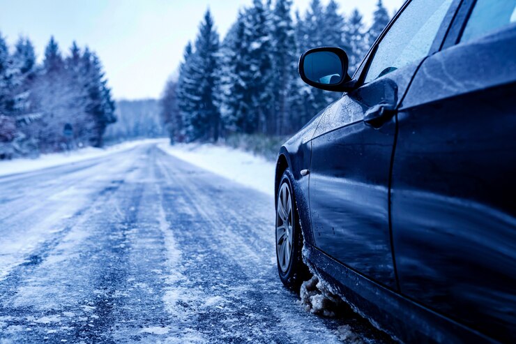 Proteggere l’automobile dal freddo invernale: consigli utili 